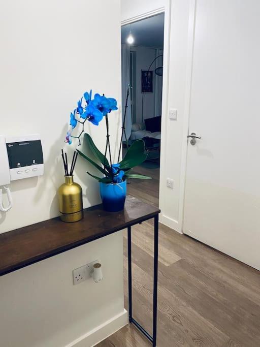 Stunning 1 Bed Luxury Appartamento *