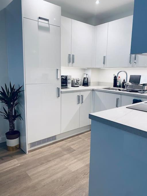 Stunning 1 Bed Luxury * Londra